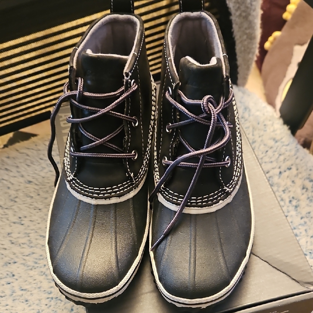 Eddie Bauer Black and White Winter Boots